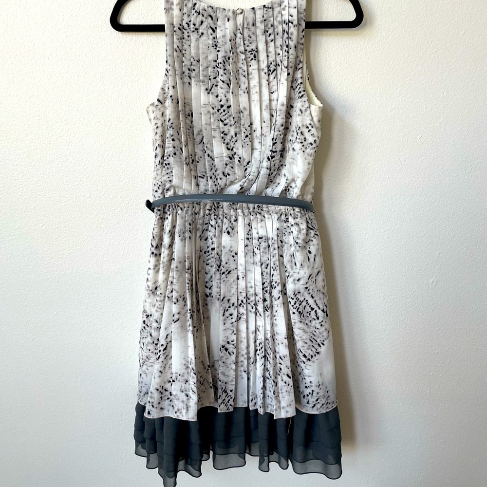 Jessica Simpson Grey and White Floral Dress